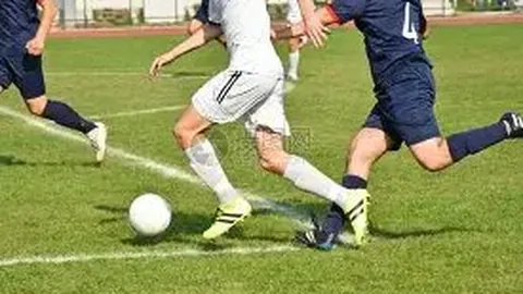 火箭队去年力争夺得太阳队选秀权的最终目的是……